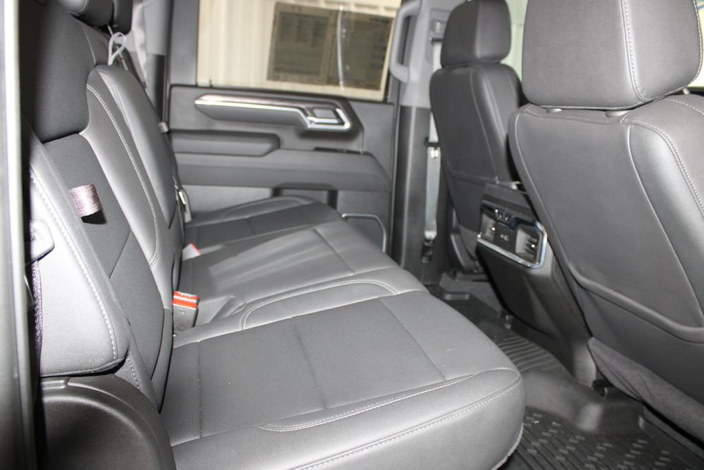Used 2025 Chevrolet Silverado 2500 LTZ w/ LTZ Plus Package AWD/4WD image 39