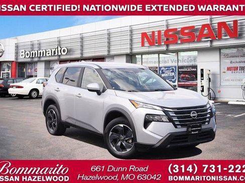 Used 2025 Nissan Rogue SV AWD/4WD image 1