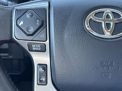 Used 2017 Toyota Tacoma SR5 image 19