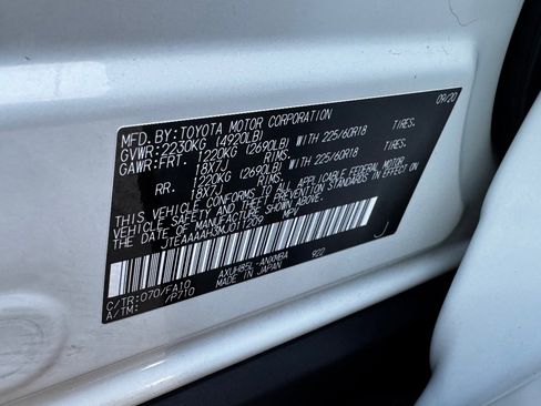 Used 2021 Toyota Venza LE image 30