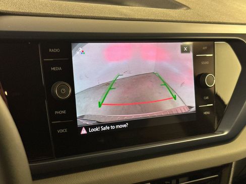 Used 2023 Volkswagen Taos SE w/ Black Wheel Package image 17