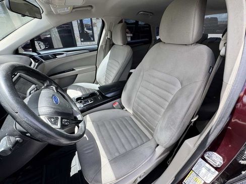 Used 2018 Ford Fusion SE w/ Fusion SE Technology Package FWD image 7