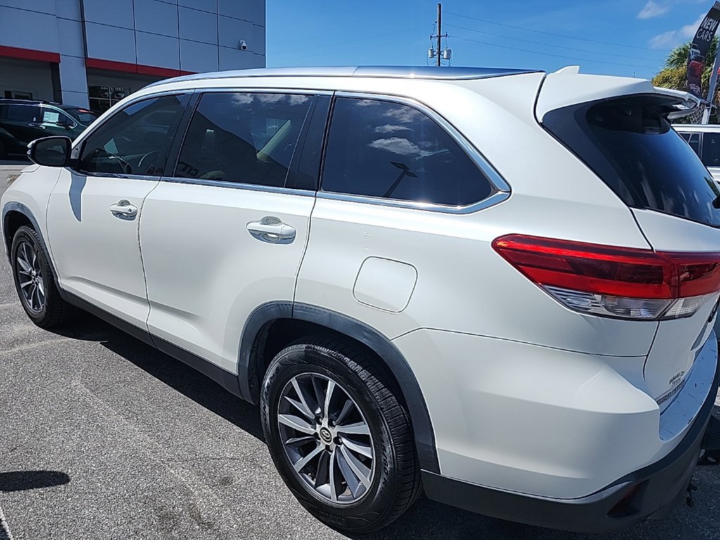 Used 2019 Toyota Highlander XLE FWD image 23
