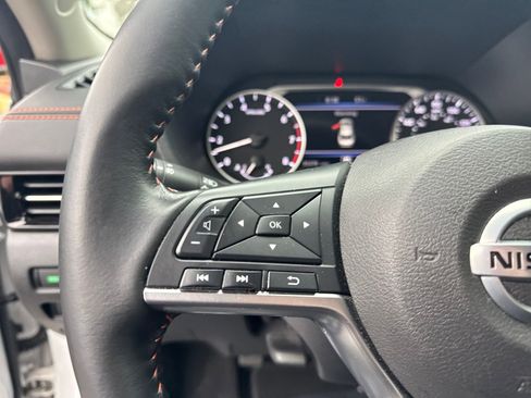 Certified 2022 Nissan Sentra SR w/ Midnight Edition image 16