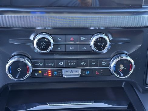 New 2026 Ford F250 Platinum w/ FX4 Off-Road Package image 32