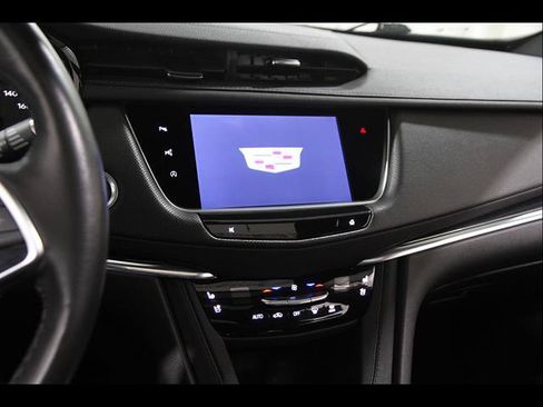 Used 2024 Cadillac XT5 Premium Luxury w/ Technology Package AWD/4WD image 9