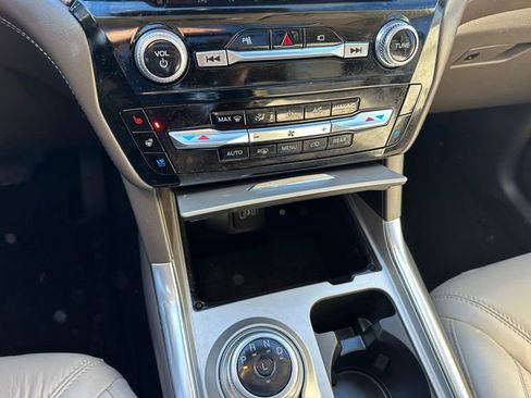 Used 2022 Ford Explorer Platinum w/ Equipment Group 601A image 28