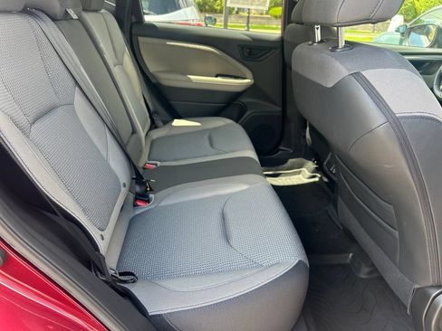 Used 2025 Subaru Forester Premium AWD/4WD image 31