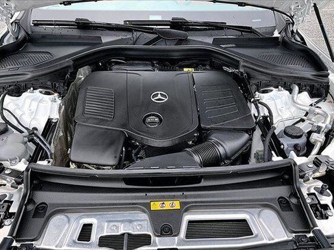 Certified 2025 Mercedes-Benz GLC 300 4MATIC image 33