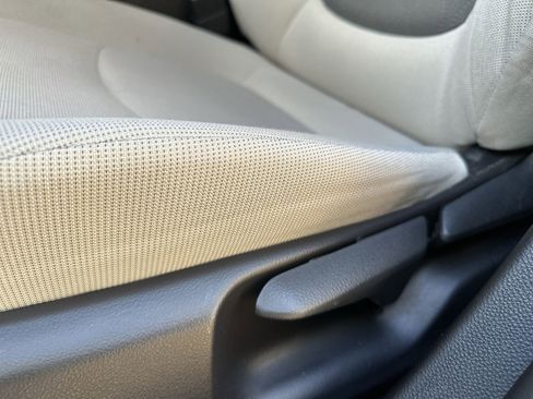 Used 2020 Toyota Corolla LE image 14