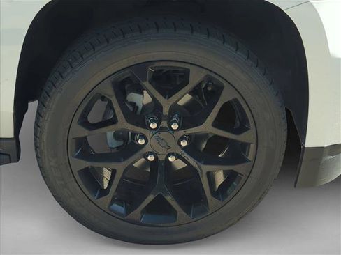 Used 2018 Chevrolet Tahoe LT image 25