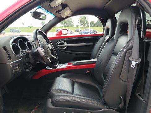 Used 2004 Chevrolet SSR w/ Preferred Equipment Group RWD image 8