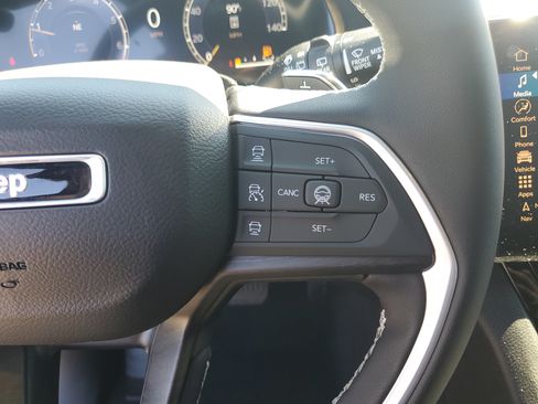 New 2026 Jeep Grand Cherokee Altitude RWD image 16