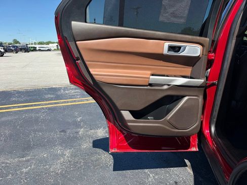 Used 2022 Ford Explorer King Ranch w/ Technology Package AWD/4WD image 21