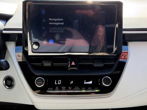 Used 2023 Toyota Corolla SE w/ Carpet Mat Package (TMS) FWD image 14