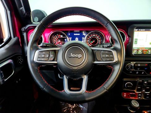 Used 2021 Jeep Wrangler Unlimited Rubicon w/ Xtreme Recon 35" Tire Package image 13