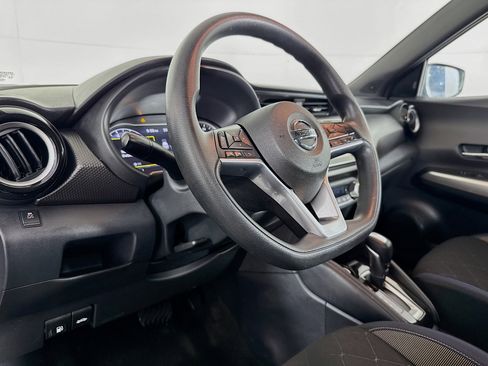 Used 2019 Nissan Kicks SV image 22