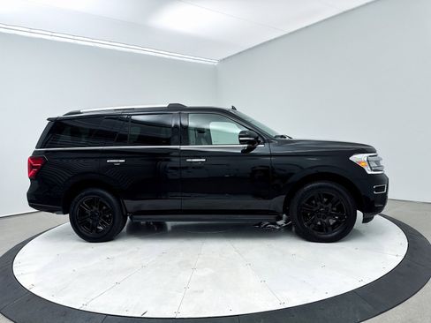 Used 2024 Ford Expedition Limited image 44