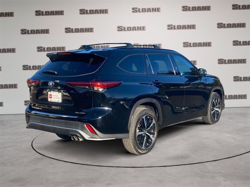 Certified 2022 Toyota Highlander XSE image 5