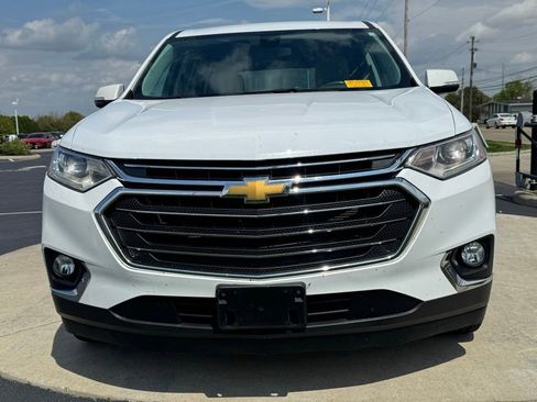 Used 2020 Chevrolet Traverse LT image 2