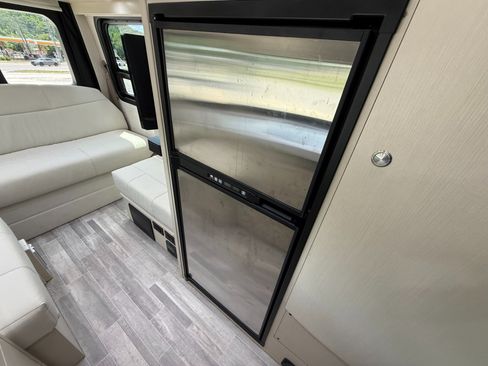 Used 2022 Mercedes-Benz Sprinter 3500 image 47