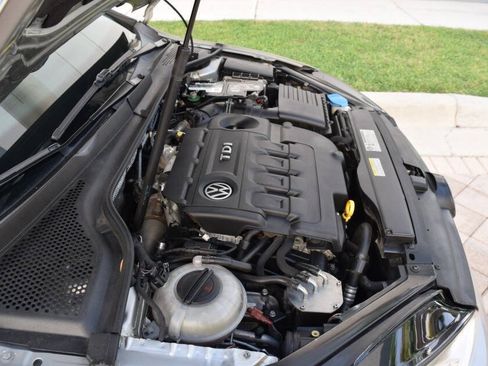 Used 2015 Volkswagen Golf TDI S FWD image 92
