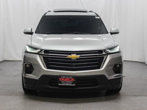 Used 2022 Chevrolet Traverse LT w/ LT Premium Package AWD/4WD image 4