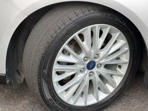 Used 2017 Ford Focus Titanium FWD image 14