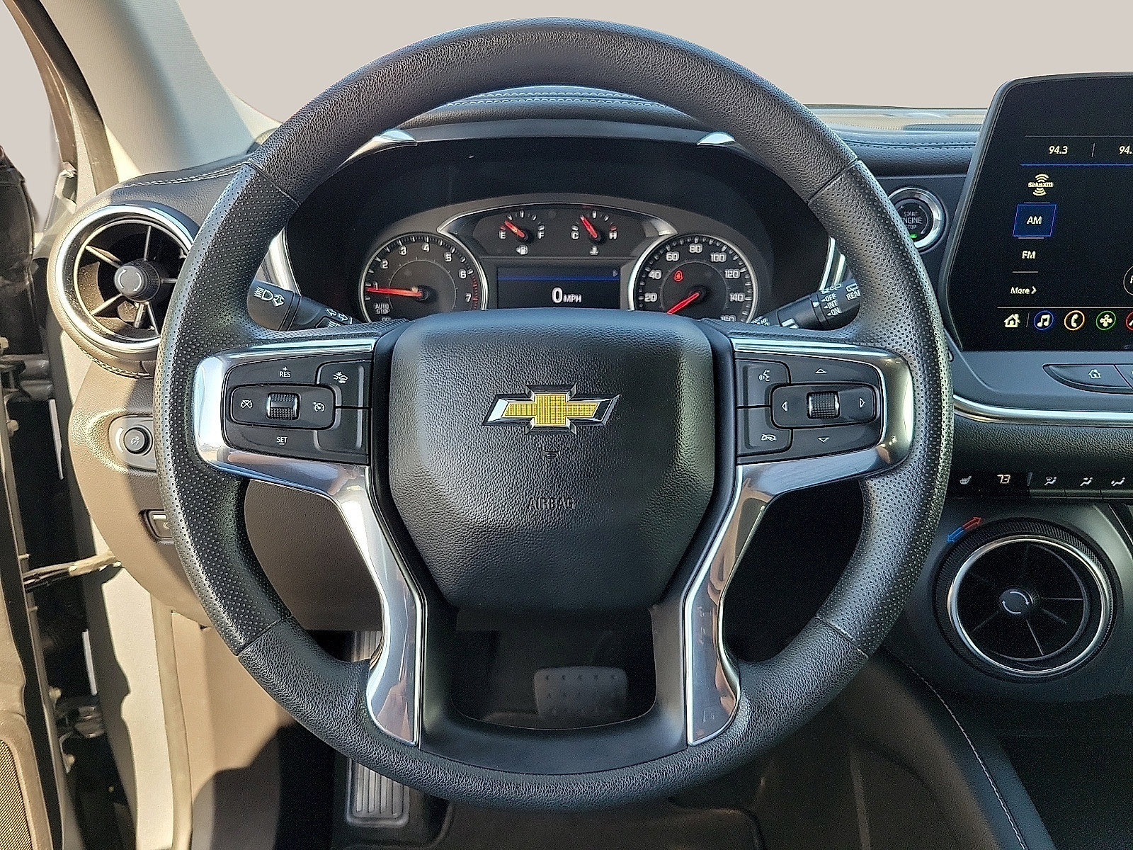 Used 2025 Chevrolet Blazer LT FWD image 19