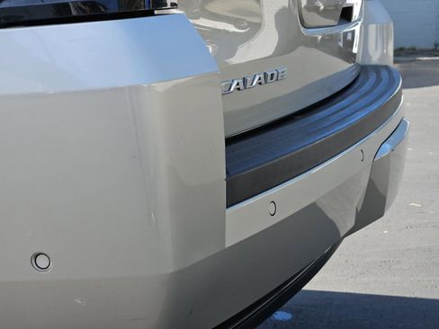 Used 2017 Cadillac Escalade ESV Platinum image 19