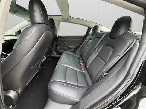 Used 2018 Tesla Model 3 Mid Range image 33