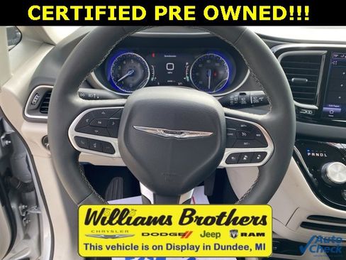 Certified 2024 Chrysler Pacifica Touring-L image 14