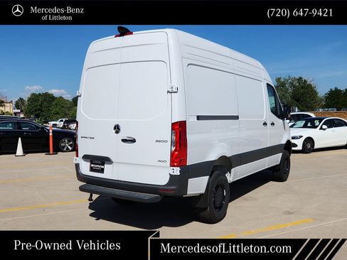 Used 2025 Mercedes-Benz Sprinter 2500 image 5