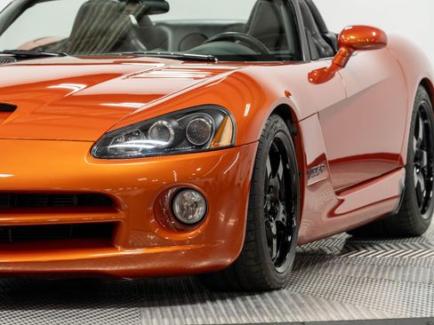 Used 2005 Dodge Viper SRT-10 w/ Copperhead Edition Group RWD image 21