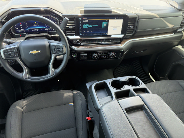 Used 2025 Chevrolet Silverado 1500 LT AWD/4WD image 17