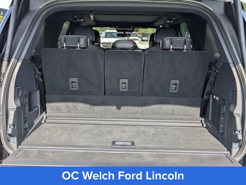 Certified 2025 Lincoln Navigator Black Label AWD/4WD image 6