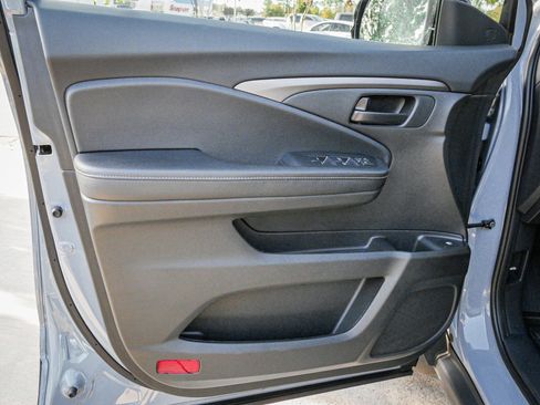 Certified 2025 Honda Ridgeline Sport image 14