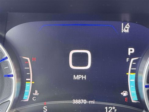 Used 2024 Chrysler Pacifica Limited image 17