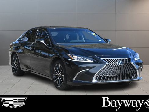 Used 2022 Lexus ES 350 w/ Premium Package image 3
