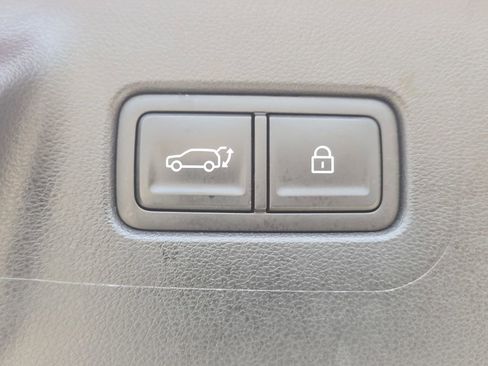 Used 2025 Hyundai Santa Fe SEL FWD image 14