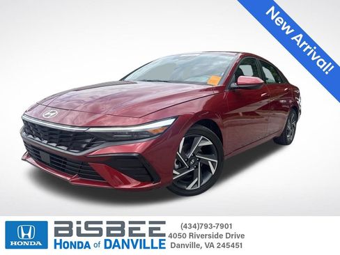 Used 2025 Hyundai Elantra SEL FWD image 1