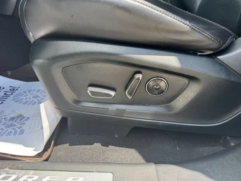 Used 2020 Ford Explorer Platinum w/ Premium Technology Package AWD/4WD image 10