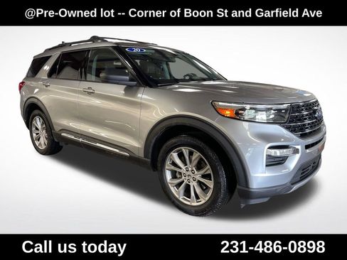 Used 2020 Ford Explorer XLT w/ Equipment Group 202A AWD/4WD image 7