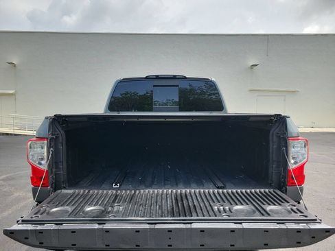 Used 2017 Nissan Titan PRO-4X w/ Pro-4x Convenience Package AWD/4WD image 14