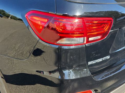 Used 2019 Kia Sorento L image 36