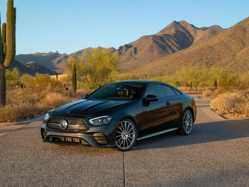 Used 2022 Mercedes-Benz E 450 Coupe image 3