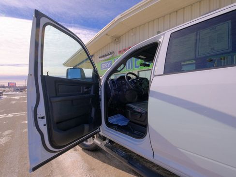 Used 2024 RAM 2500 Tradesman w/ Chrome Appearance Group image 22