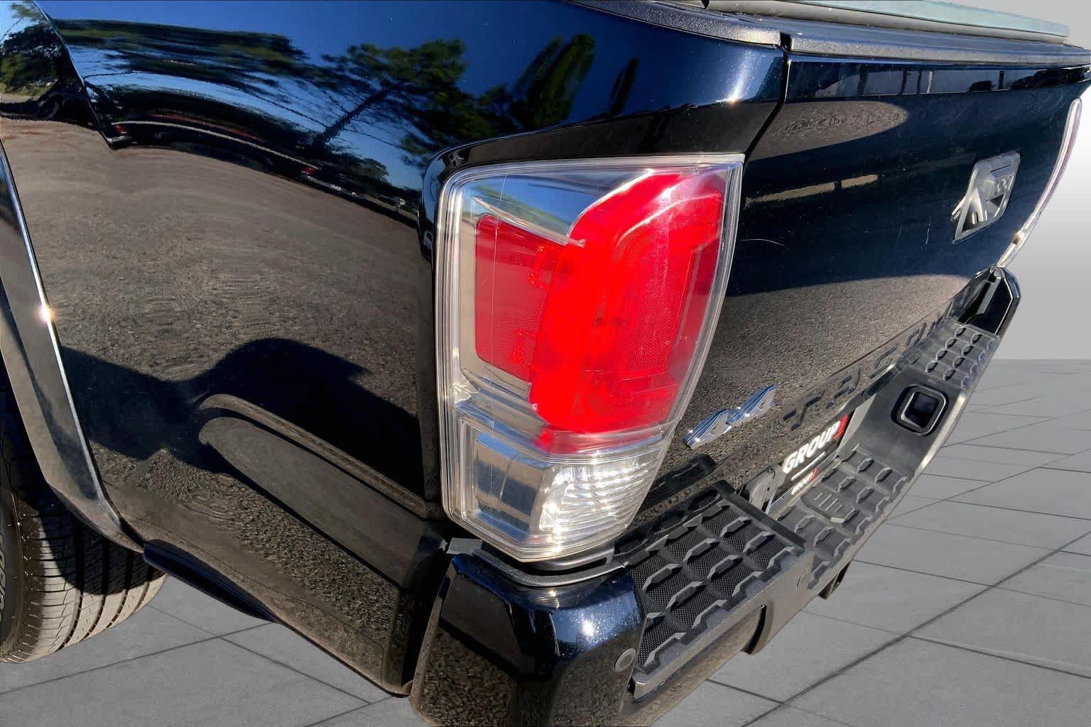 Used 2019 Toyota Tacoma Limited AWD/4WD image 29