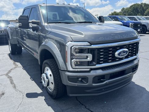 Used 2025 Ford F450 Platinum w/ FX4 Off-Road Package AWD/4WD image 4