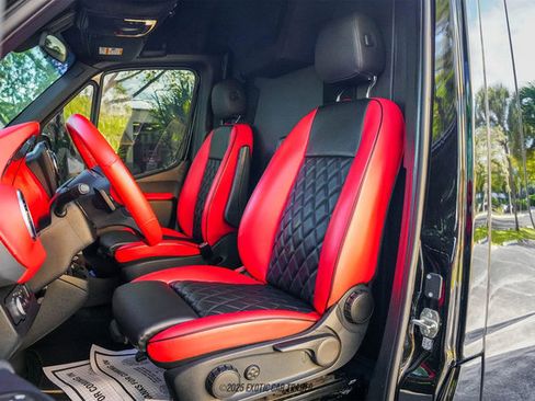 Used 2019 Mercedes-Benz Sprinter 4x4 170 image 23